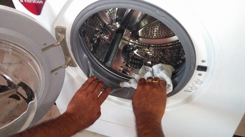 Ngăn Ngừa Sự Phát Triển Của Nấm Mốc Trong Máy Giặt Của Bạn