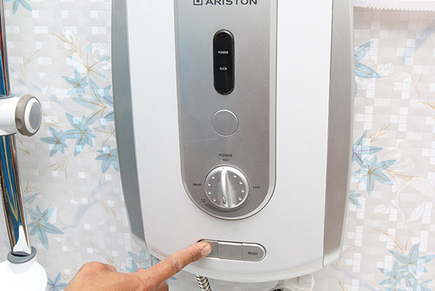 Kiểm Tra Các Chức Năng Hoạt Động Của Máy Và Hướng Dẫn Khách Hàng Sử Dụng