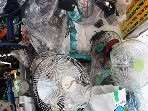 Tiết Kiệm Hơn Nhiều Khi Mua Đồ Mới, Đặc Biệt Trong Lúc Kinh Tế Khó Khăn”.