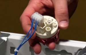 Lỗi F10 Trên Máy Giặt Ariston
