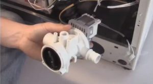 Lỗi F11 Trong Máy Giặt Indesit