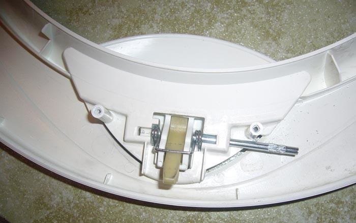 Máy Giặt Ariston Lỗi Cửa Cuốn