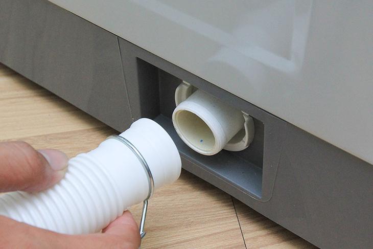 Ống Xả Bị Nghẹt Hoặc Gấp Khúc