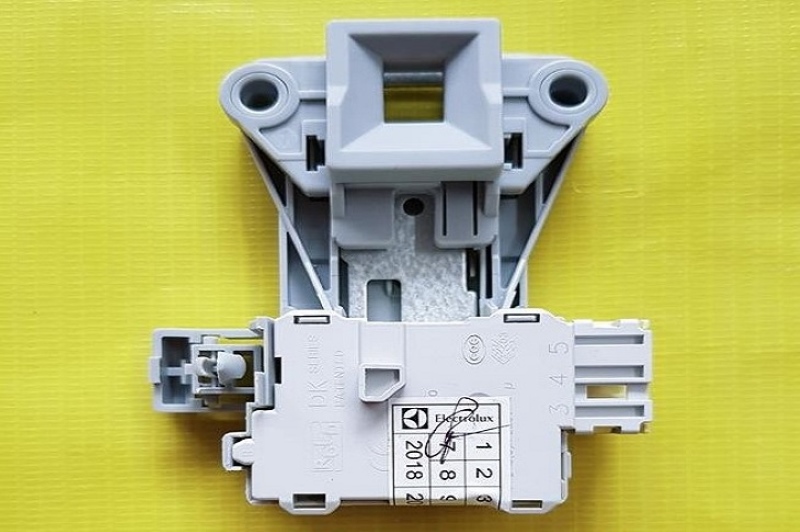 Thay Thế Khóa Cửa Thay Thế Khóa Cửa