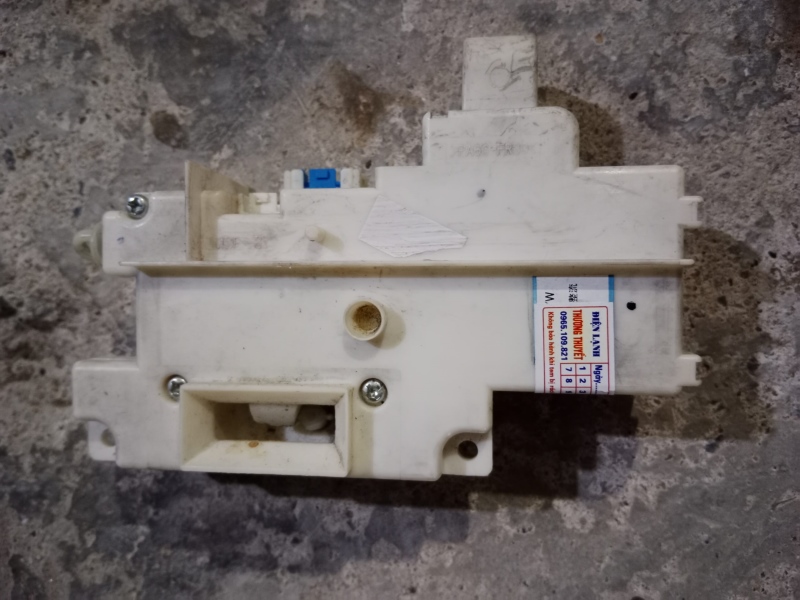 Công Tắc Cửa Bị Hỏng Hoặc Dây Kết Nối Bị Lỏng Công Tắc Cửa Bị Hỏng Hoặc Dây Kết Nối Bị Lỏng