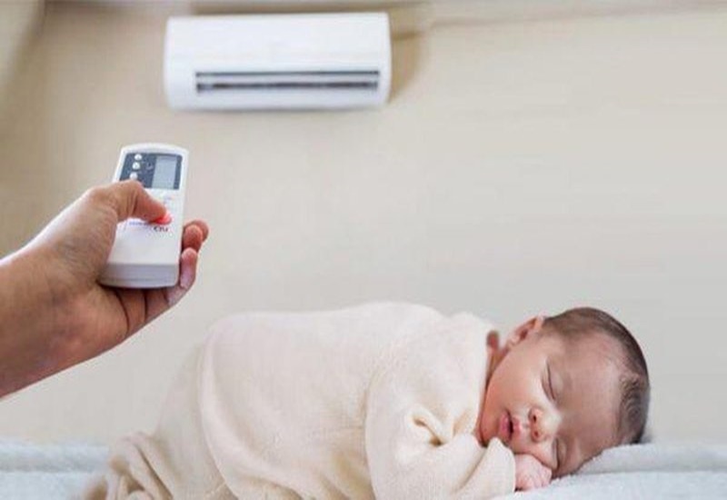 Liệu Trẻ Sơ Sinh Có Nên Nằm Dưới Điều Hòa? Liệu Trẻ Sơ Sinh Có Nên Nằm Dưới Điều Hòa?